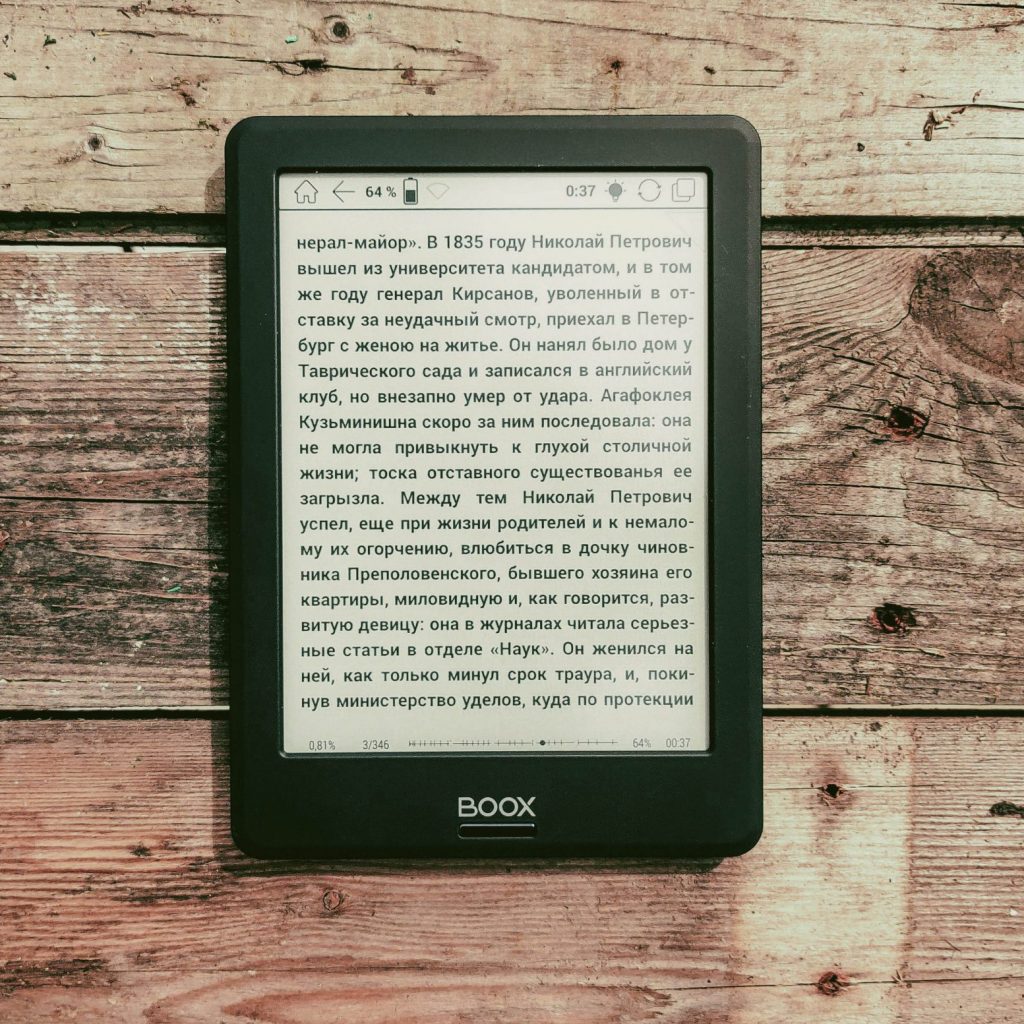 10 Essential Travel Gadgets for Long-Term Travel e reader