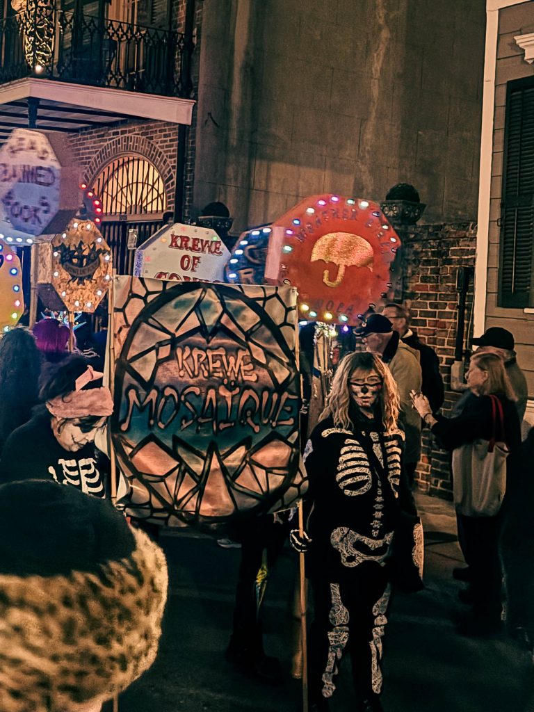 Krewe Mosaique float