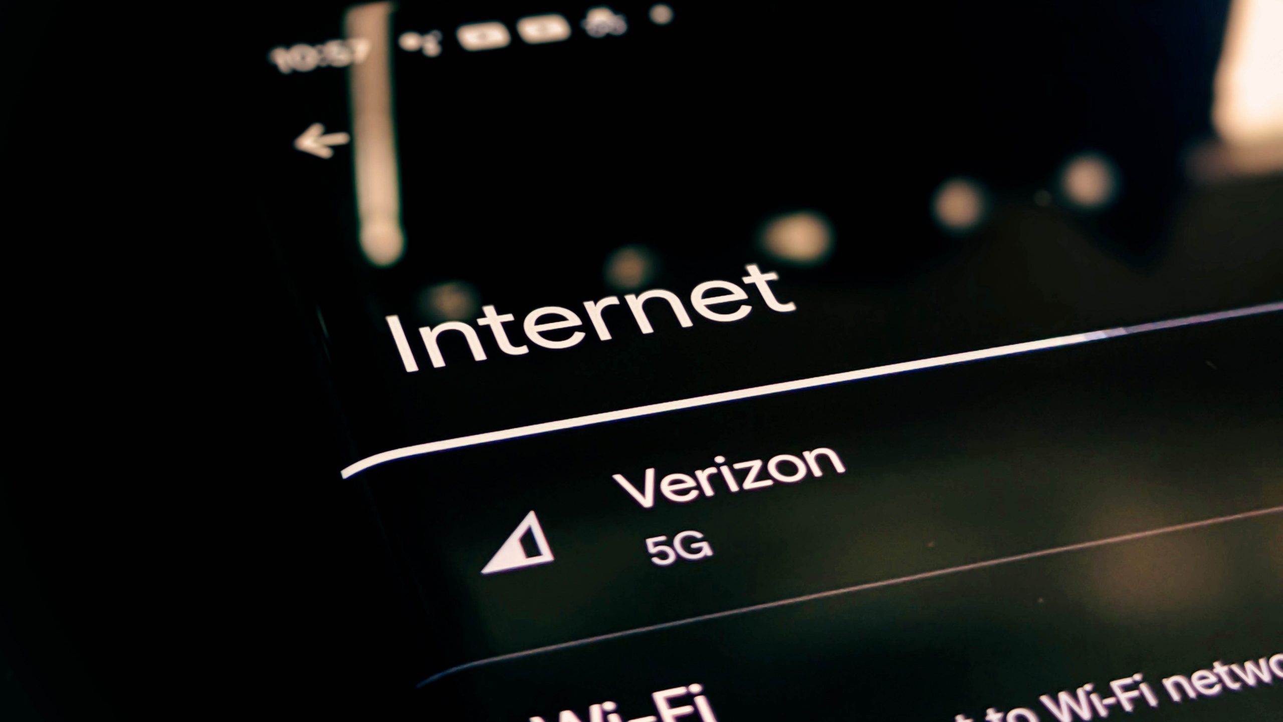 photo of a photo screen with internet options