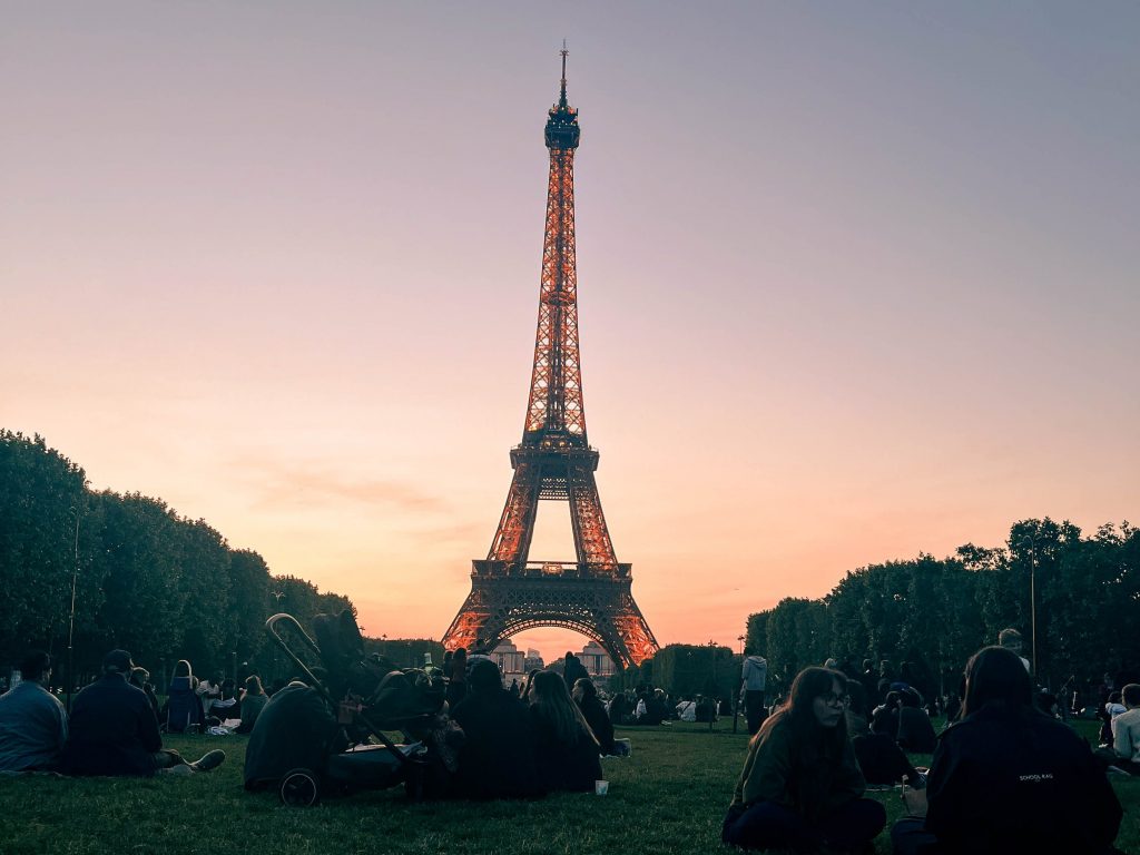 photo of eiffel tower in evening