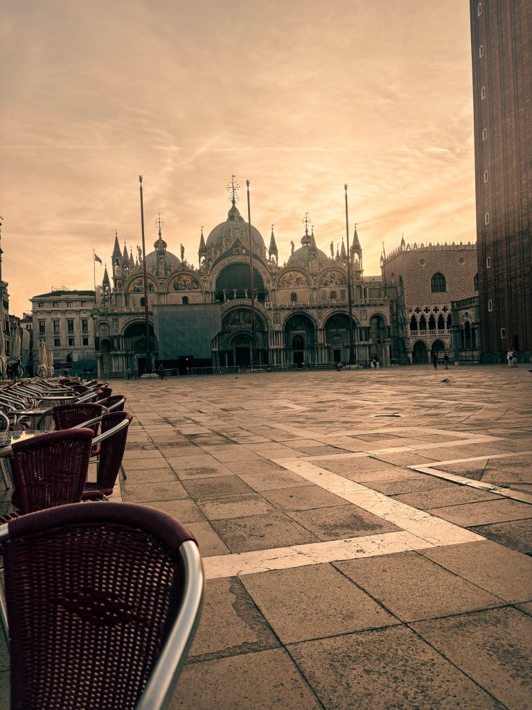 The Ultimate Venice Travel Guide elle atlas travel venice original (80)