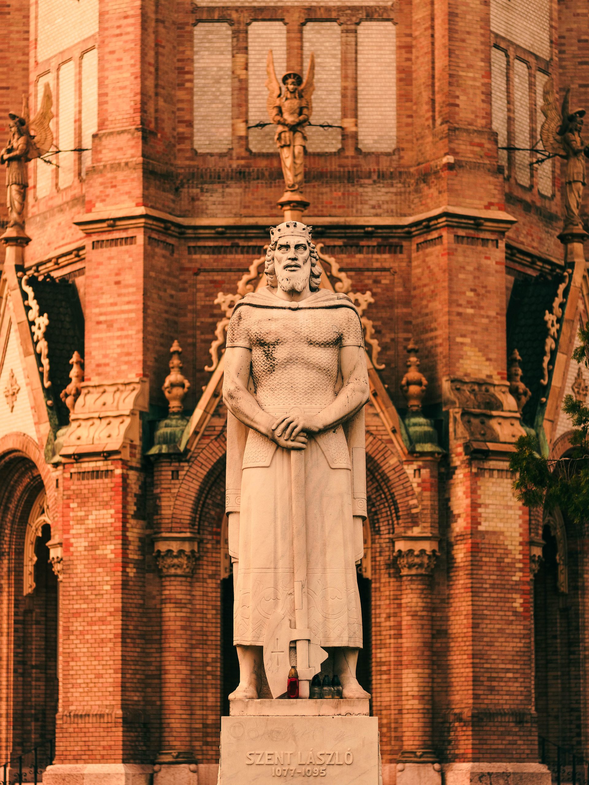 elle atlas travel hungary pexels 8