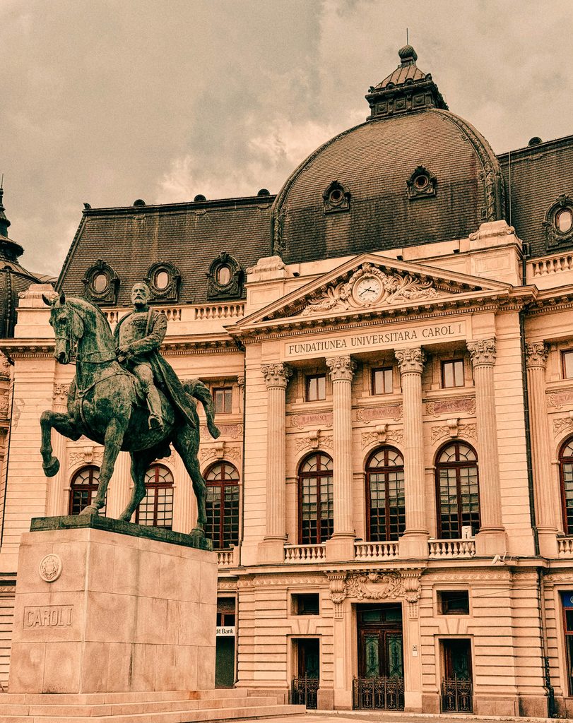 elle atlas travel romania pexels 1